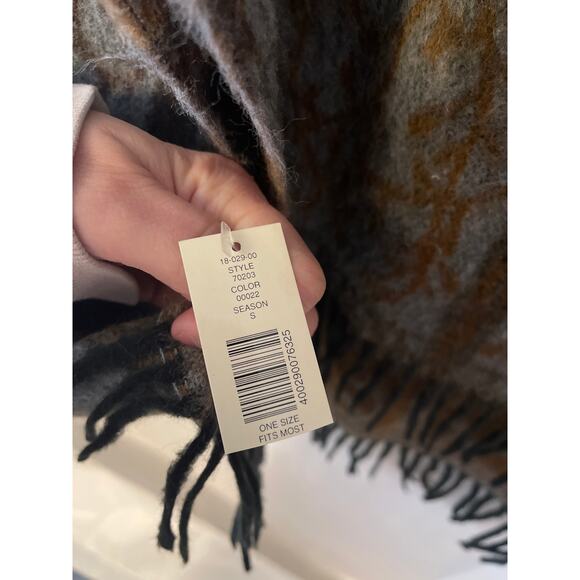 Amanda Smith Shawl Wrap One Size NWT Winter Wrap Chic Leaf Print Brown Gray - Picture 5 of 5